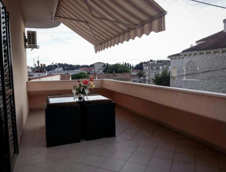 Apartmani Jovic Makarska Bagian luar foto